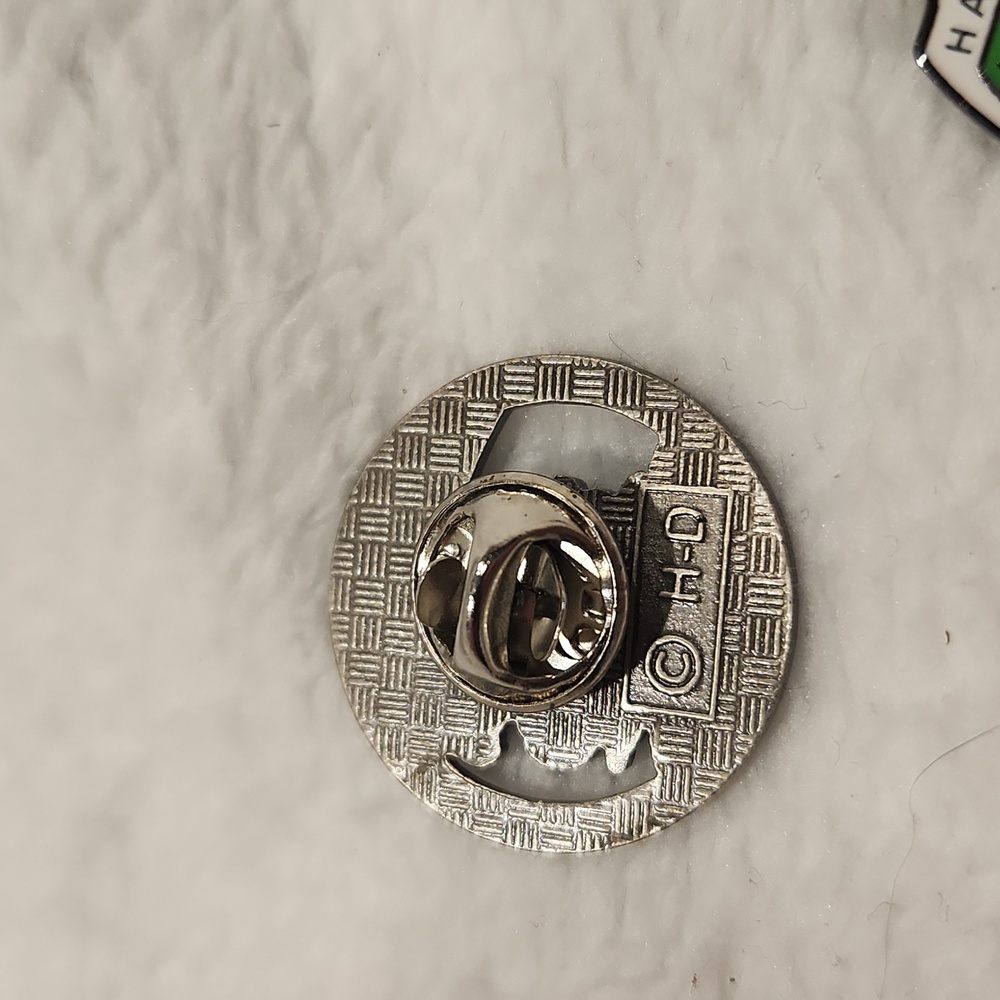 Harley Davison set of 3 collectors pins - Picture 6 of 8